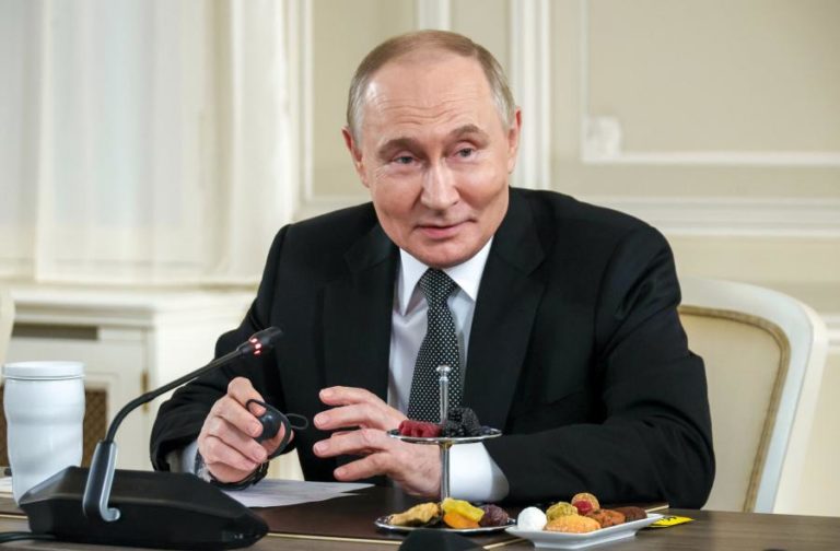 Putin diz que rearmamento da NATO não é uma ameaça para a Rússia