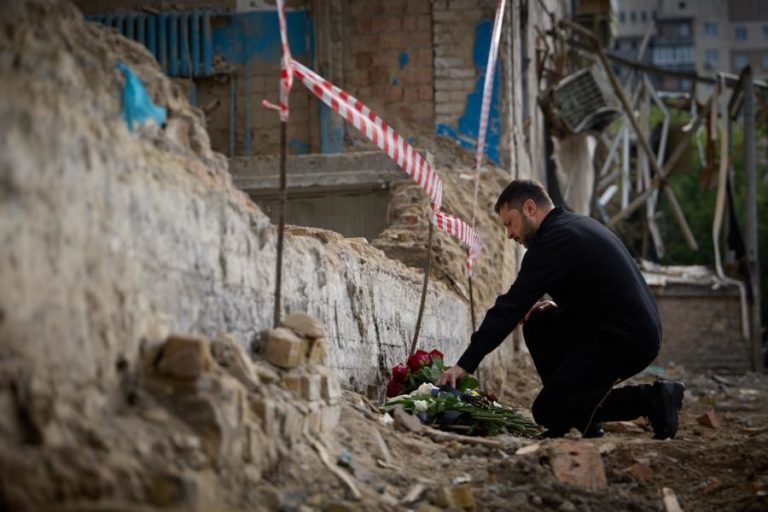 Zelensky vai ao Reino Unido reunir-se com aliados após ataques russos