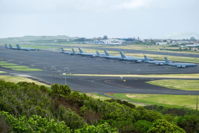 Base das Lajes recebe 12 aviões reabastecedores norte-americanos