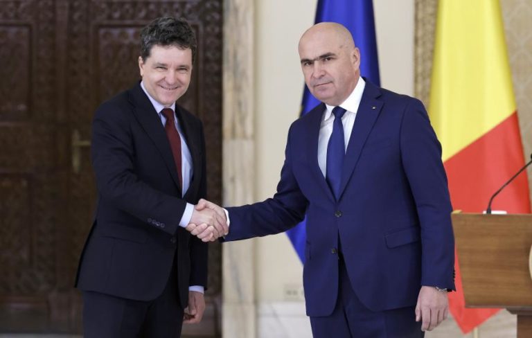 Líder liberal pró-europeu será o novo chefe de Governo na Roménia