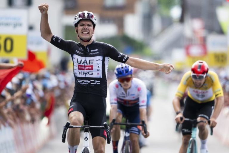 Para João Almeida é “quase surreal” ter feito história no ciclismo