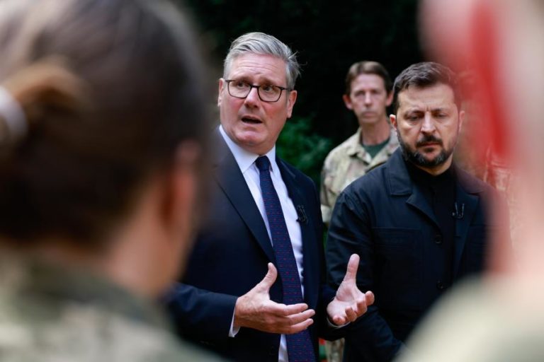 Starmer e Zelensky anunciam reforço de cooperação militar