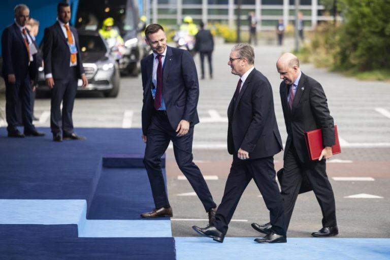 Reino Unido promete gastar 4,1% do PIB em defesa até 2027