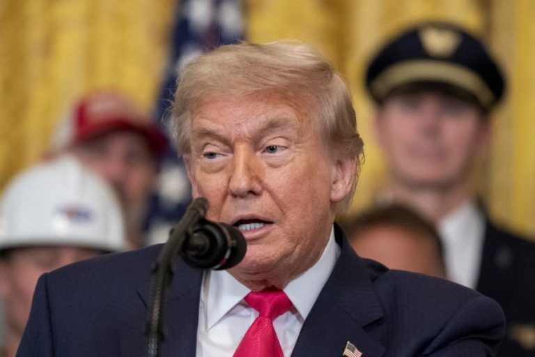 Trump ameaça Irão com novos ataques se retomar programa nuclear