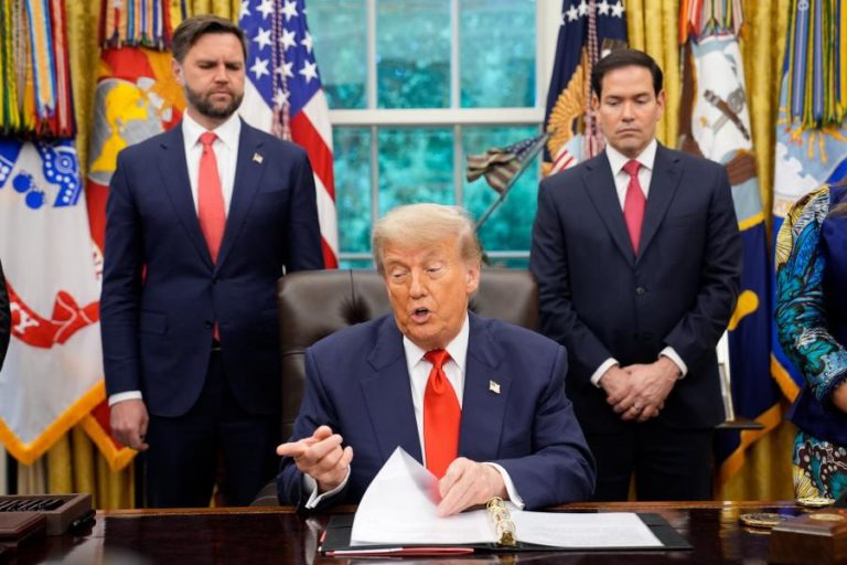 Trump anuncia suspensão imediata das negociações comerciais com o Canadá