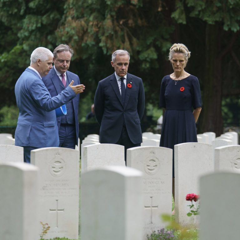 Executivo canadiano na Europa para estabelecer novas ligações de defesa