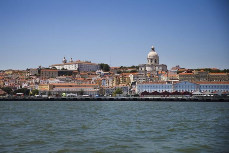 Polícia Marítima de Lisboa elabora cinco autos de notícia após fiscalização no rio Tejo