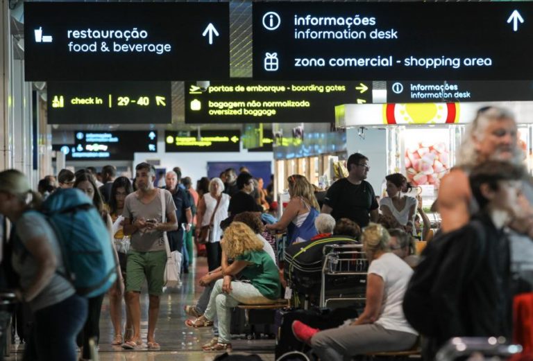 Mais de 30 voos cancelados e 15 divergiram no Aeroporto da Madeira devido ao vento forte