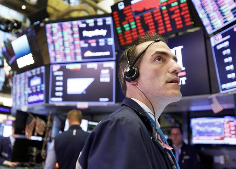 Wall Street mista com dados da inflação e época de resultados