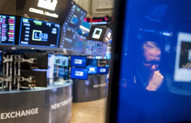 Wall Street fecha em alta impulsionada pelo emprego nos EUA
