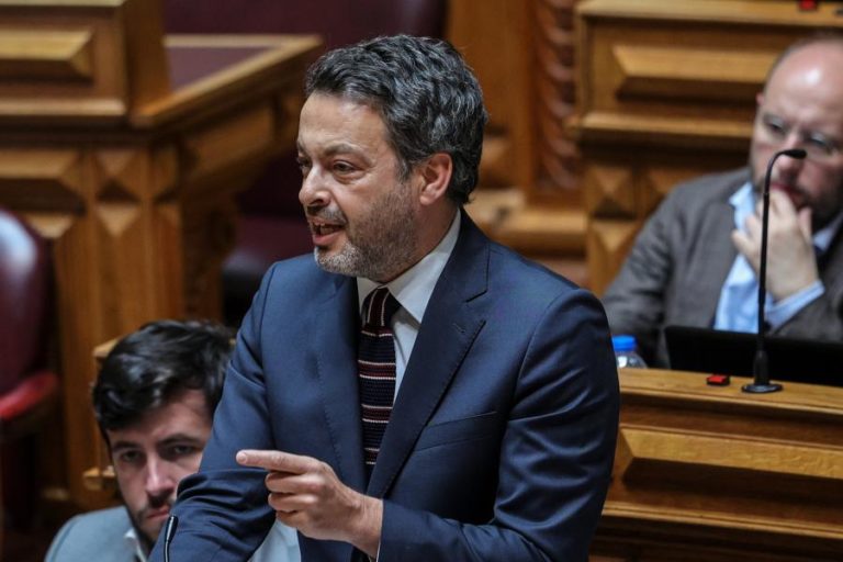 PS preocupado com alterações à lei laboral que recuam “mais de 10 anos” e trazem agenda da troika