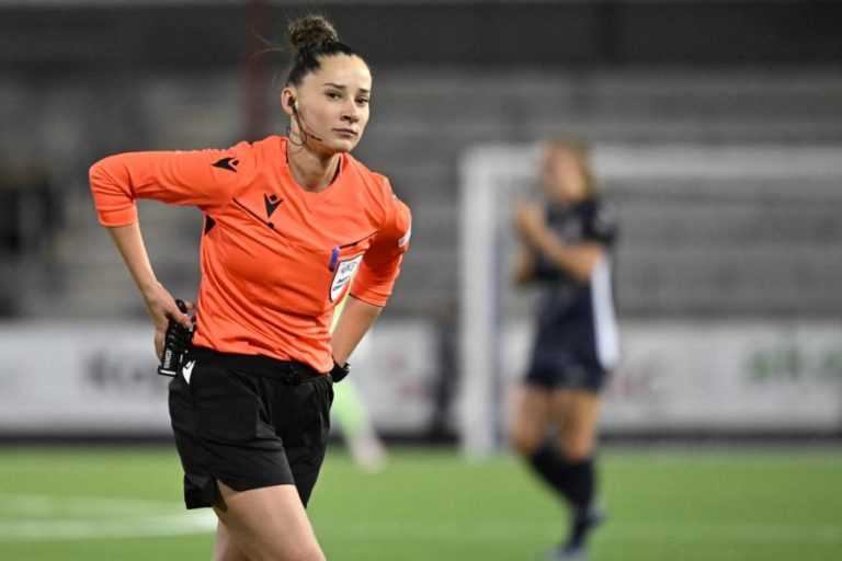 Romena no jogo de Portugal, Catarina Campos estreia-se como quarta árbitra no Euro feminino