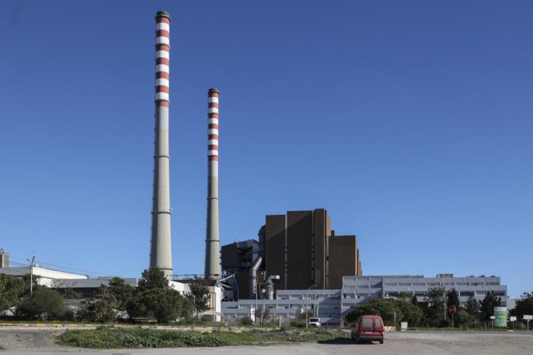 AIE prevê procura de carvão estável em 2025 e 2026