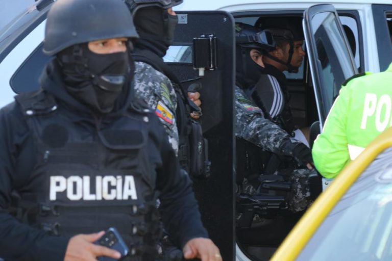 Cinco membros de guerrilha da Colômbia condenados a 13 anos de prisão no Equador