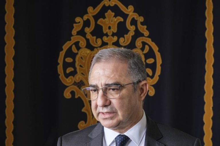 Bolieiro diz que “vazios de ação” da UE podem ser ameaças ao projeto europeu