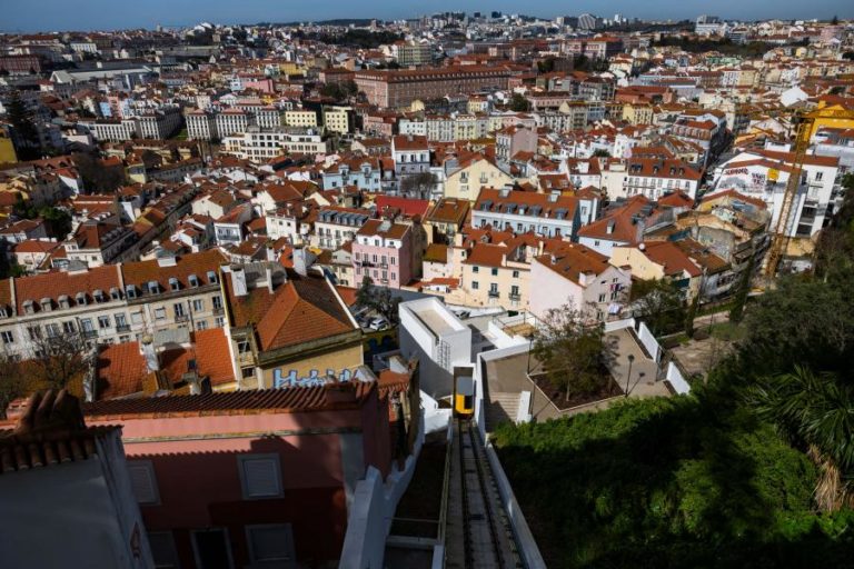 PSD/CDS-PP na Câmara de Lisboa rejeita construir mesquita na Mouraria