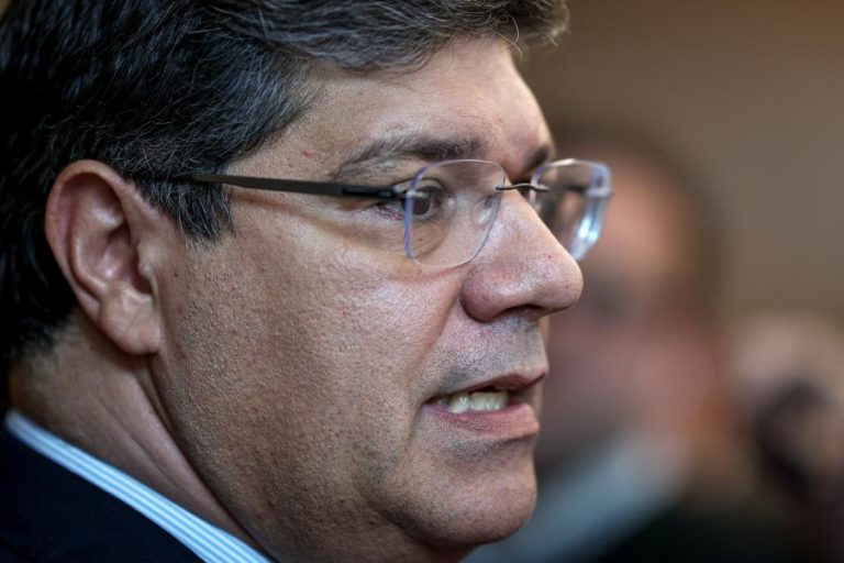 Brilhante Dias diz que Ventura é um “agente de transformação do PSD” por fora