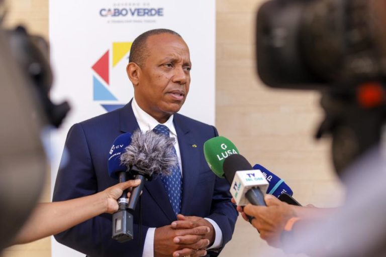 Ex-presidente do parlamento são-tomense acusa ex-PM Patrice Trovoada de coautoria de crimes de homicídios