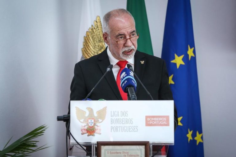 Liga dos Bombeiros suspende protesto contra INEM