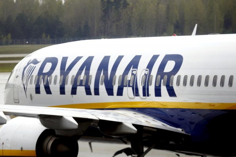 Lucros da Ryanair mais do que duplicaram no 1.º trimestre fiscal para 820 ME