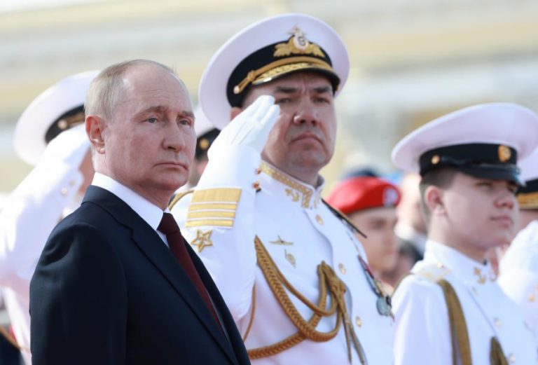 Rússia cancela desfile naval no Dia da Marinha por motivos de segurança