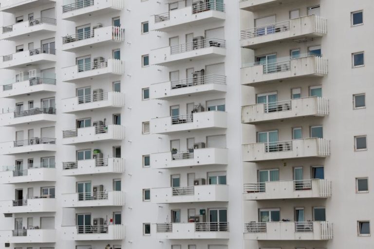 Prestação da casa desce 123,54 euros em agosto para crédito de 150 mil euros e Euribor a 12 meses