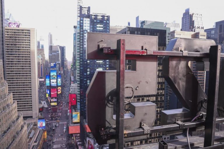 EUA passam a cobrar taxa extra de 213 euros sobre vistos de visitantes