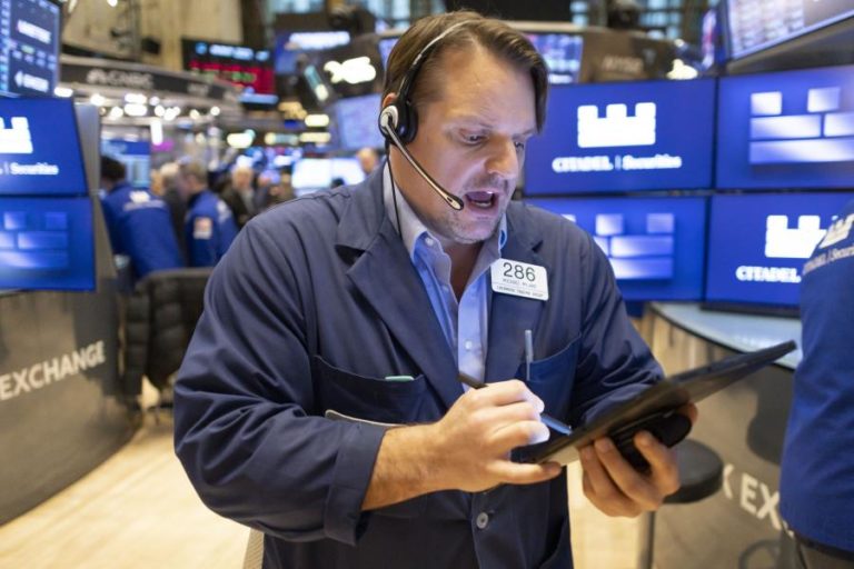 Bolsa de Nova Iorque abre a subir