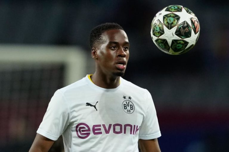 Chelsea contrata jovem extremo Jamie Gittens ao Borussia Dortmund