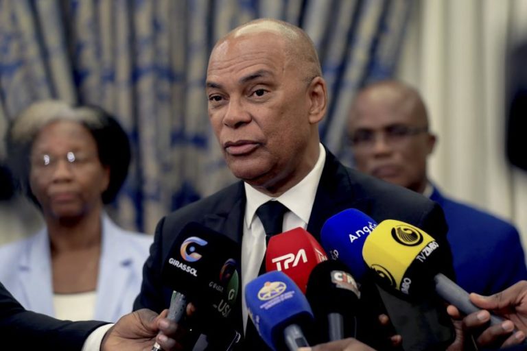 Líder da UNITA defende direito à manifestação e sem perdas de vidas