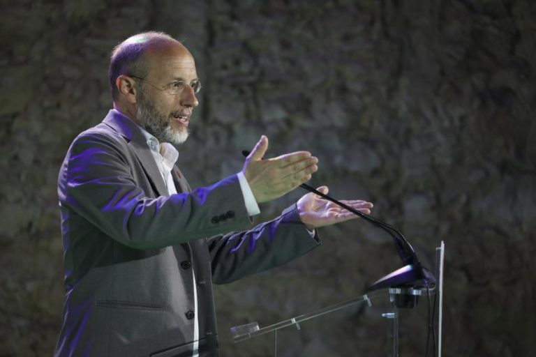 Livre, BE e PAN acusam Governo de crueldade e ataque às famílias sobre luto gestacional