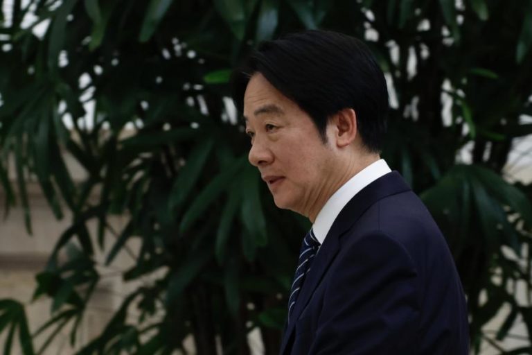 Presidente de Taiwan impedido de fazer escala nos EUA após objeção da China — media