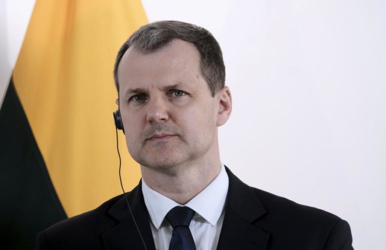 Primeiro-ministro lituano demitiu-se devido a irregularidades em negócios