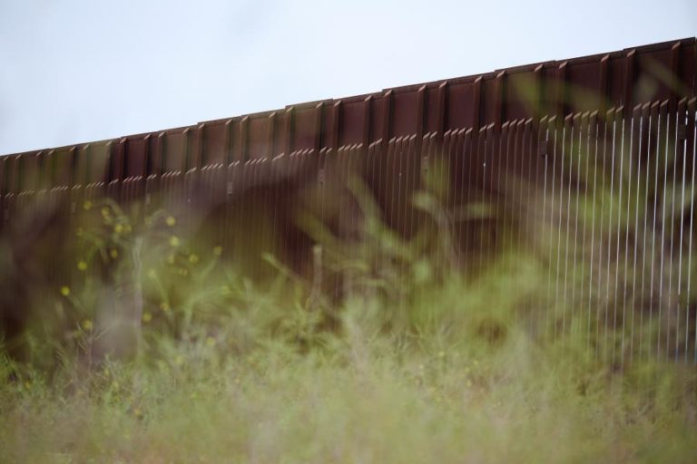 Governo Trump lança campanha para incentivar migrantes indocumentados a sair