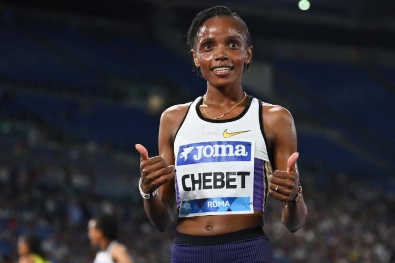 Queniana Beatrice Chebet bate recorde do mundo dos 5.000 metros