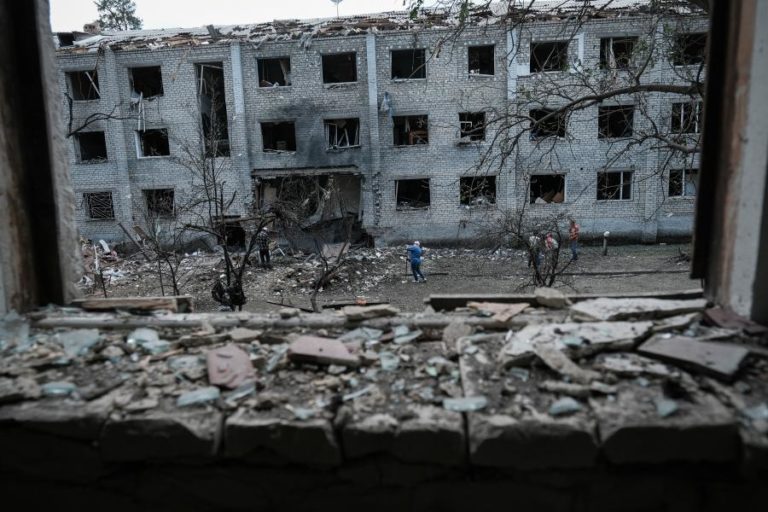 Cinco mortos em bombardeamentos russos na região de Donetsk