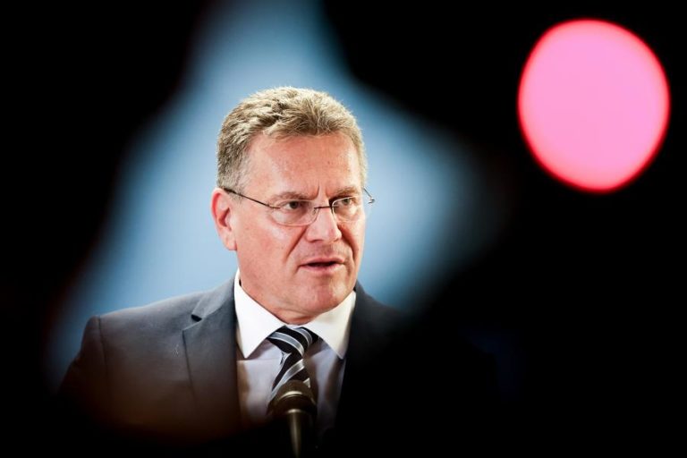 Comissário europeu do Comércio conclui viagem aos EUA em busca de pacto tarifário