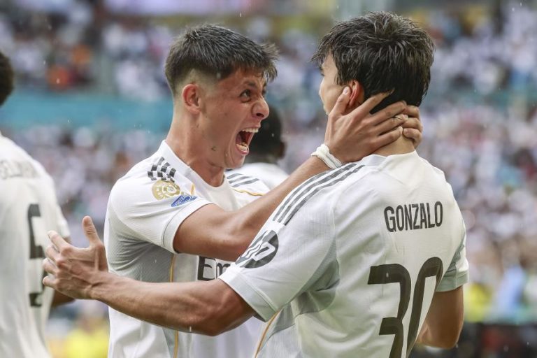 Real Madrid nos ‘quartos’ com mais um golo da nova ‘estrela’ no Mundial de clubes