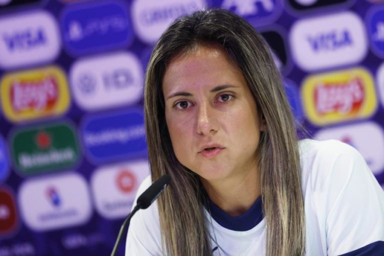 Dolores diz que Portugal tem de ter “os pés assentes na terra”