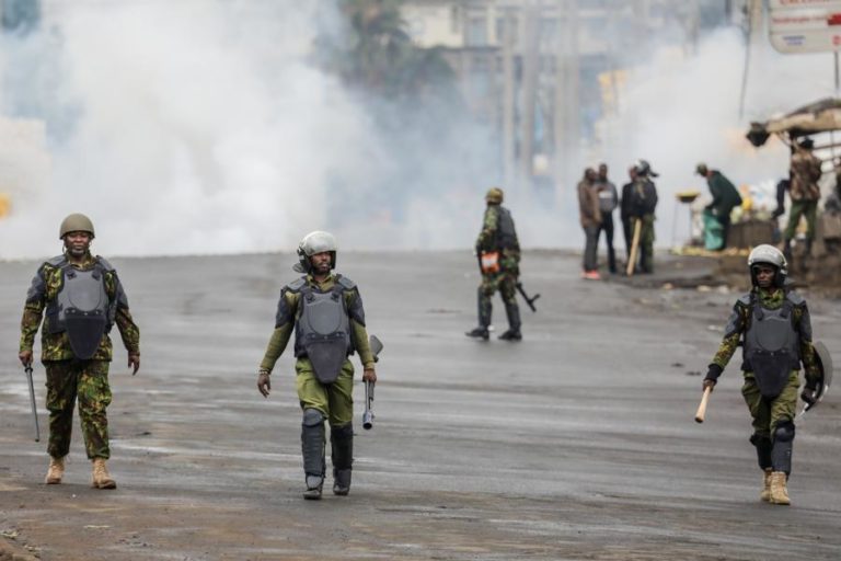 Número de mortos em protestos no Quénia sobe para 38