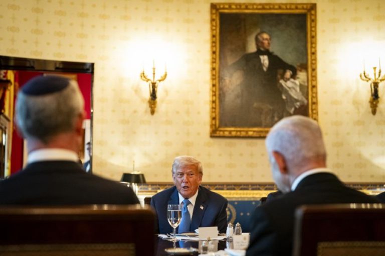 Trump diz que estão previstas novas negociações com Irão
