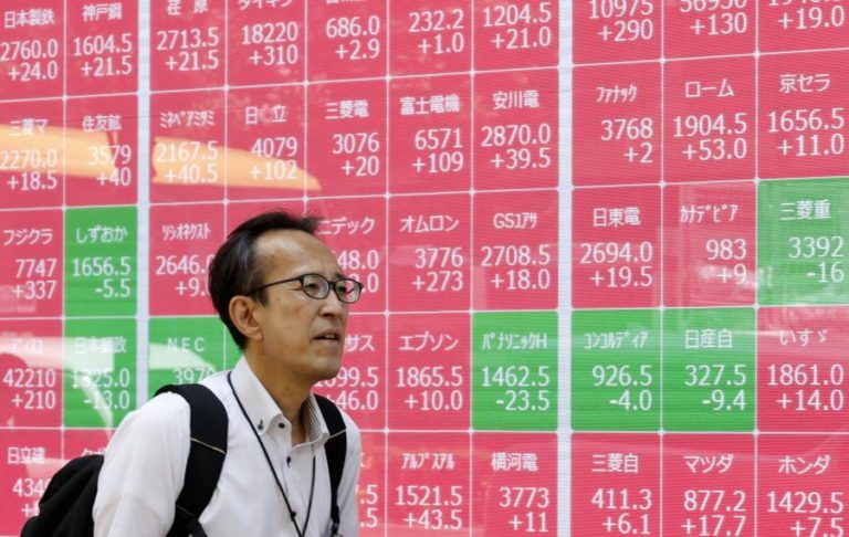 Bolsa de Tóquio abre com Nikkei a perder 0,25%