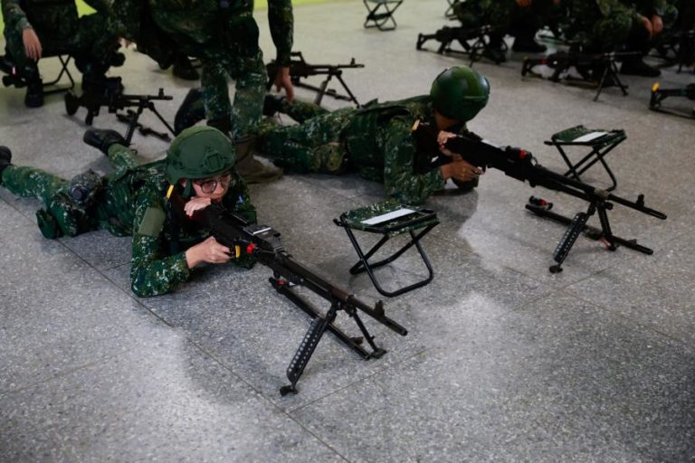 Pequim aplica controlos de exportação a empresas militares de Taiwan