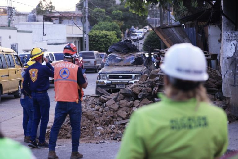 Série de sismos mata pelo menos duas pessoas na Guatemala