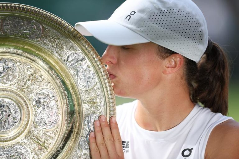 Iga Swiatek sobe a terceira do ranking mundial depois de vencer Wimbledon