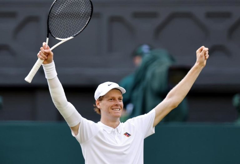 Sinner bate Alcaraz e conquista torneio de Wimbledon pela primeira vez
