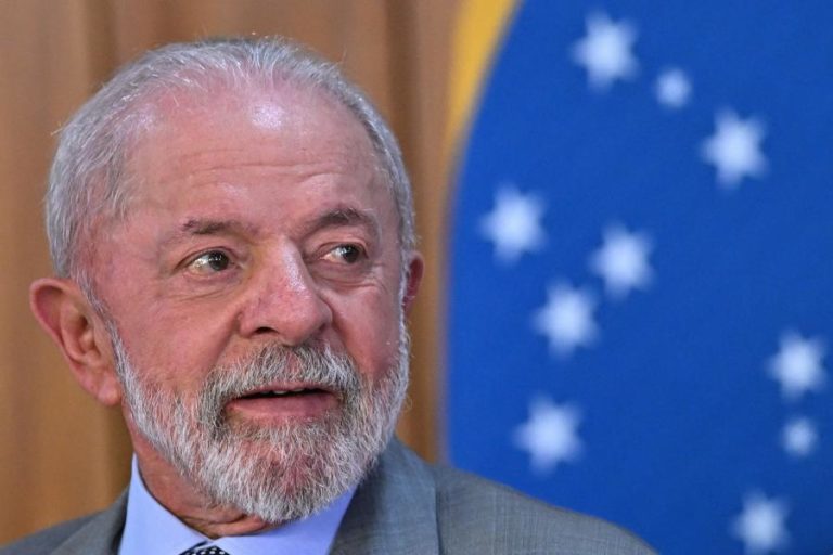 Lula garante que com saúde será candidato em 2026 para travar “bando de malucos”