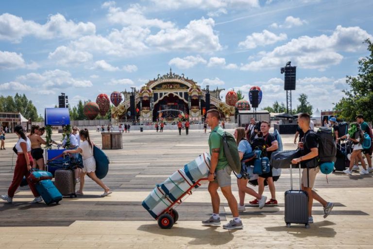 Tomorrowland volta a levar “novo estilo de festival” a S. Paulo no termo do inverno brasileiro