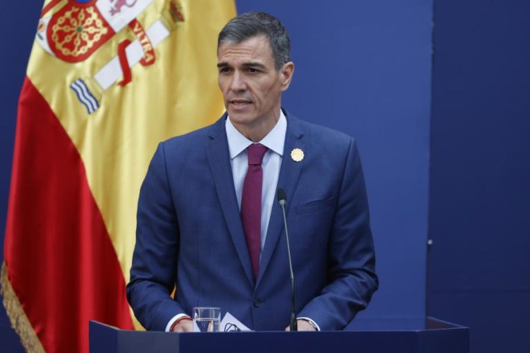 Sánchez pede aos governos que passem à ofensiva na defesa da democracia e contra o ódio