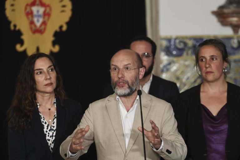 Livre rejeita antecipar decisão do PR sobre lei dos estrangeiros e defende envio para TC